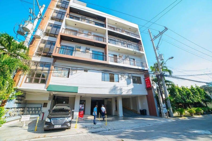 ريد دورز بلاس نير كابيتول كومنز Pasig City المظهر الخارجي الصورة